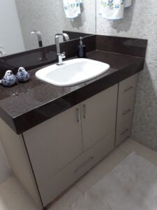 Armário para bancada de banheiro